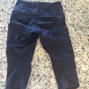 Xs Athleta navy blue capri leggings